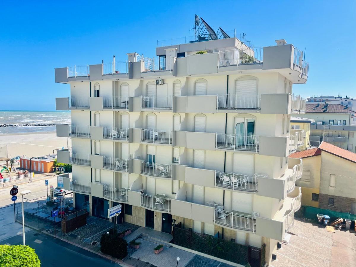 Residence Frontemare Rímini Exterior foto